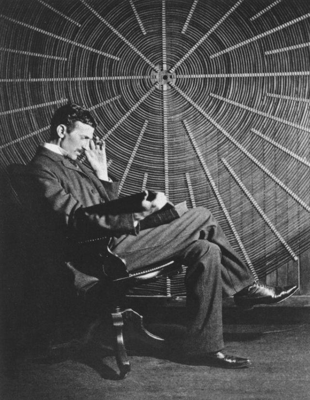 Nikola Tesla reading